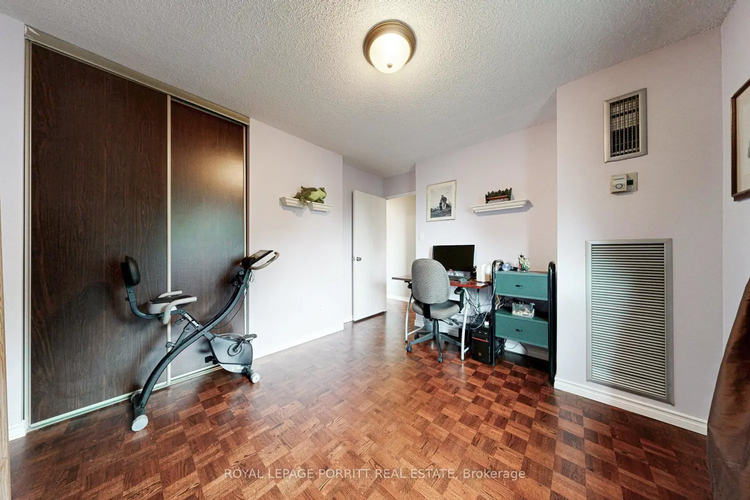 Additional image 10 of 1535 Lakeshore Road 201