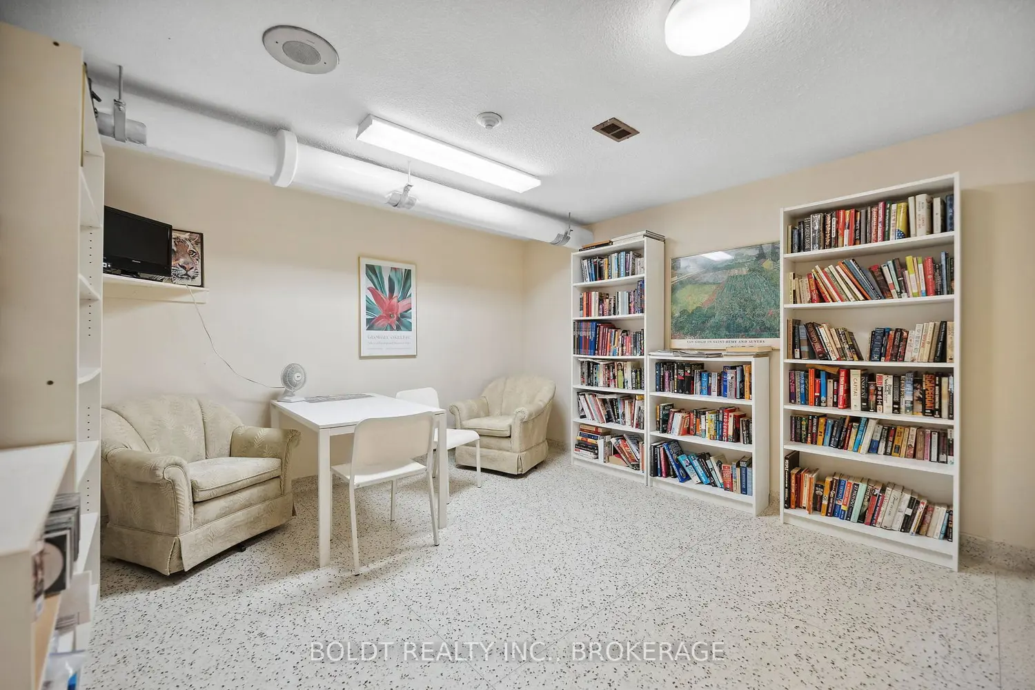 Additional image 10 of 35 Towering Heights Boulevard 902