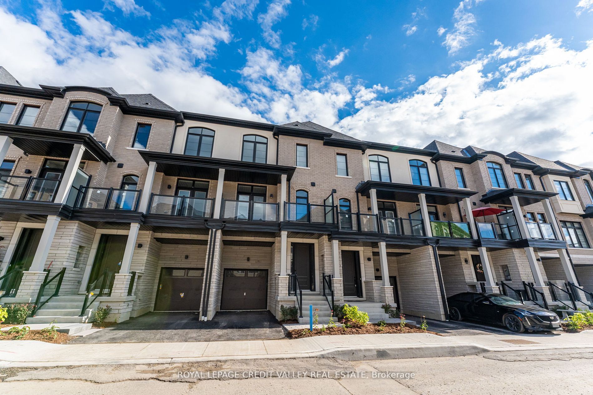 99 Archambault Way, Vaughan, ON, L4L 1A6