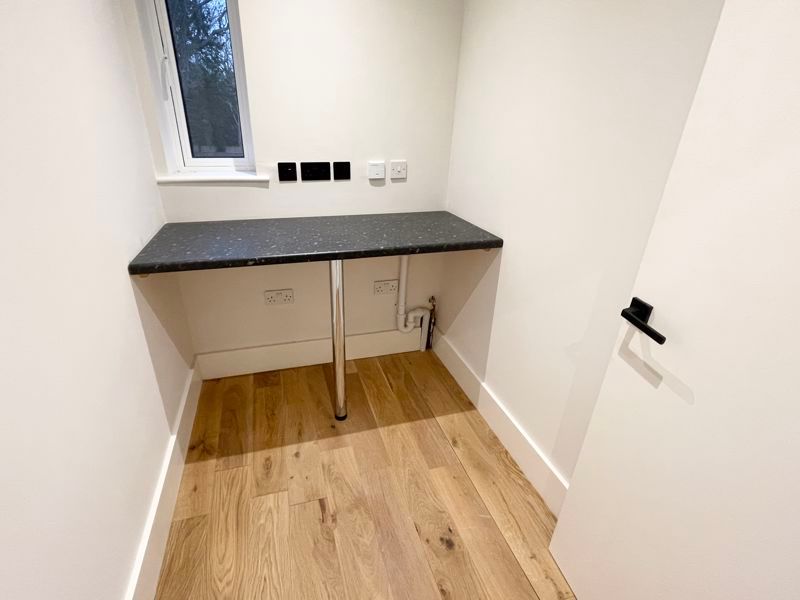 Additional image 16 of 4 bed semi-detached house to rentThe Curve, Welholme Avenue, Grimsby DN32