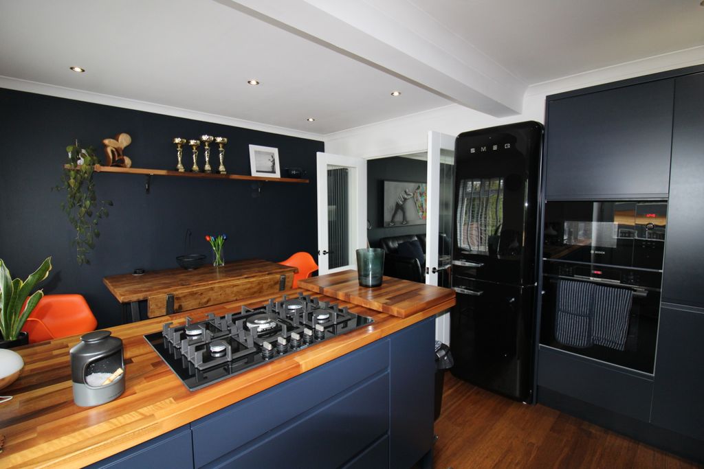 Additional image 8 of 3 bed terraced house to rentBrodie Park Crescent, Paisley PA2