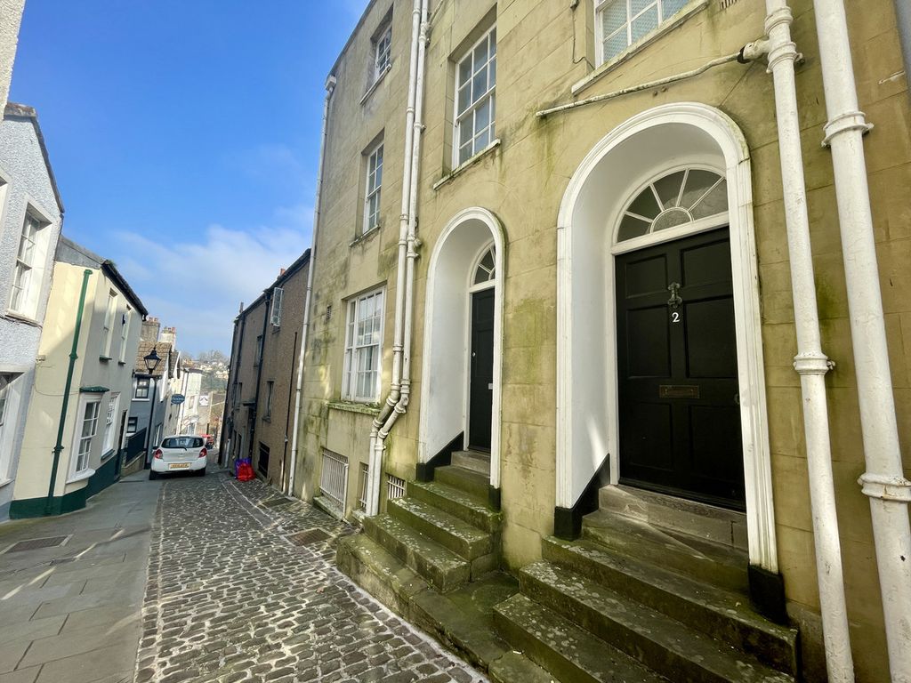 3 bed flat to rentHocker Hill Street, Chepstow, 5 NP16