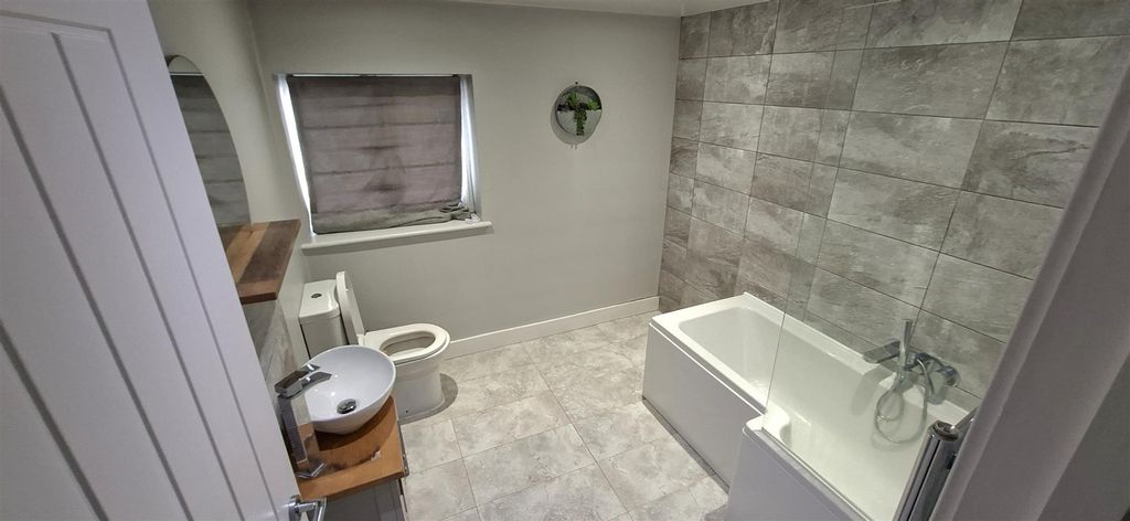 Additional image 9 of 3 bed semi-detached house to rentJury Lane, Haverfordwest SA61