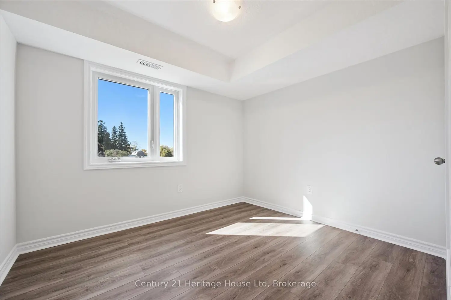 Additional image 12 of 465 Garafraxa Street 5