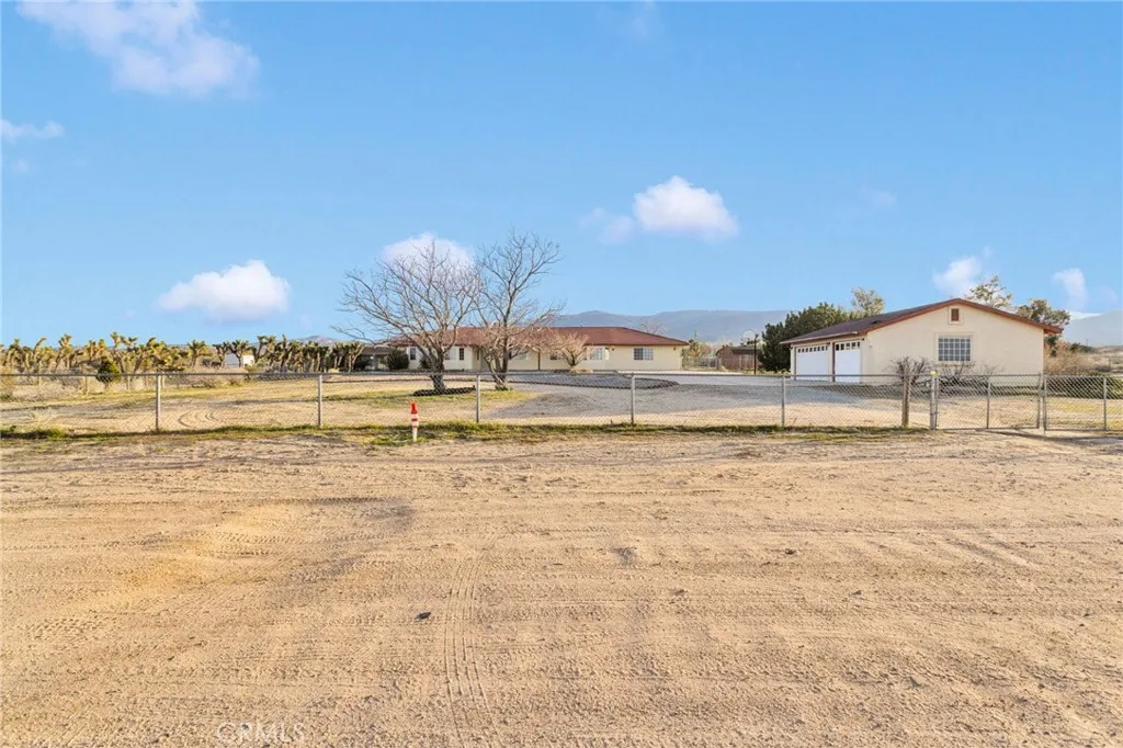 Additional image 3 of 329 Lindero Road, Pinon Hills, CA 92372