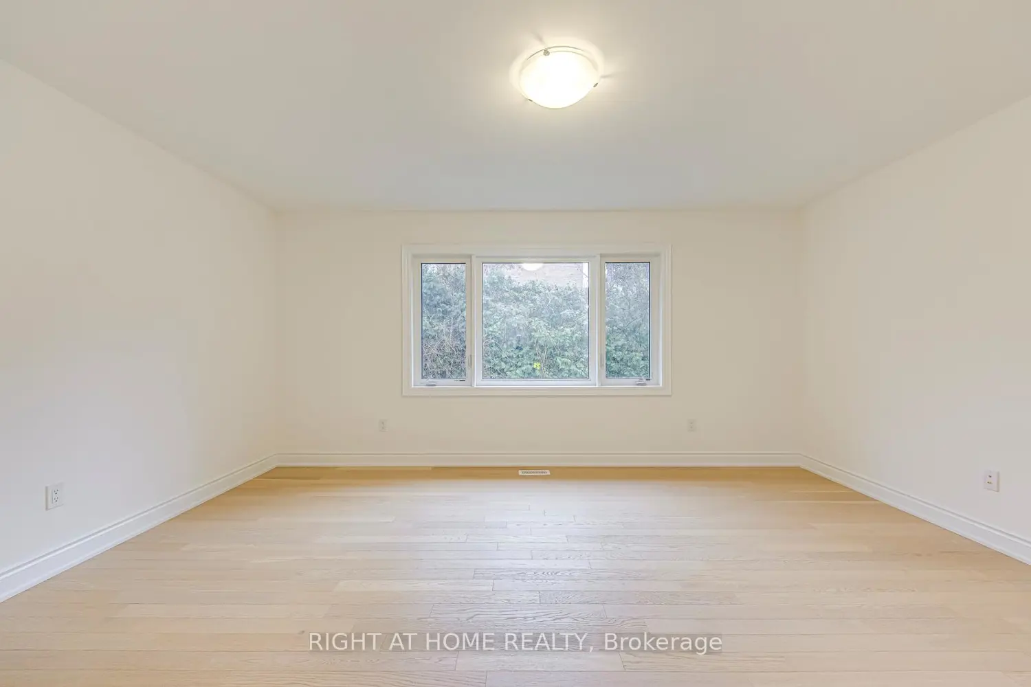 Additional image 7 of 2577 Islington Avenue