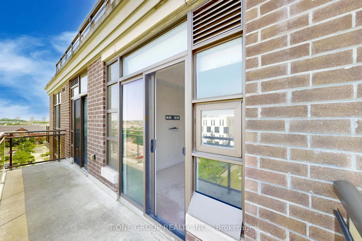 Additional image 14 of 540 Bur Oak Avenue 606