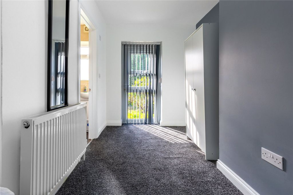 Additional image 3 of 6 bed semi-detached house to rentHelmdon Crescent, Northampton NN2