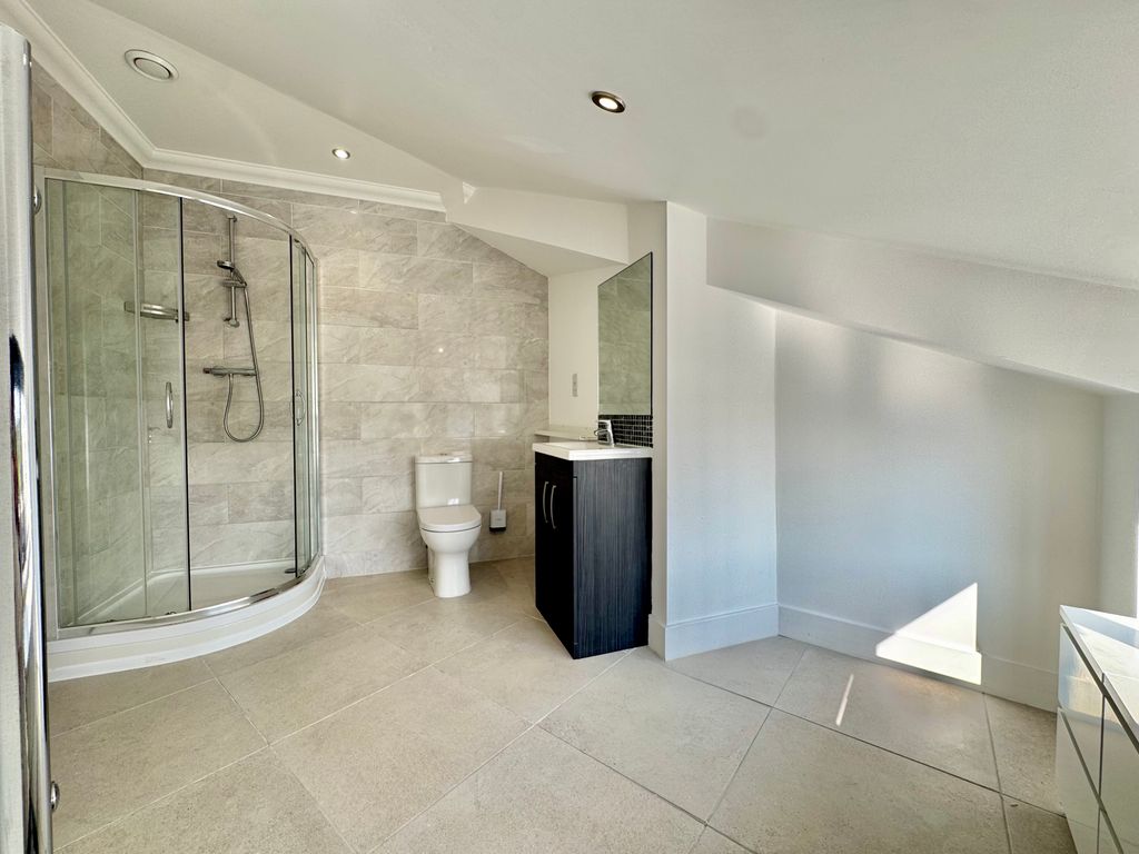 Additional image 9 of 4 bed penthouse to rentSurrey Street, Norwich NR1