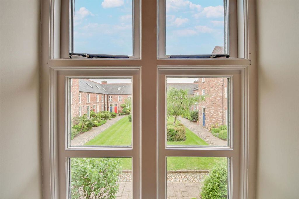 Additional image 22 of 3 bed town house to rentMarine Gate Mansions, Promenade, Southport PR9