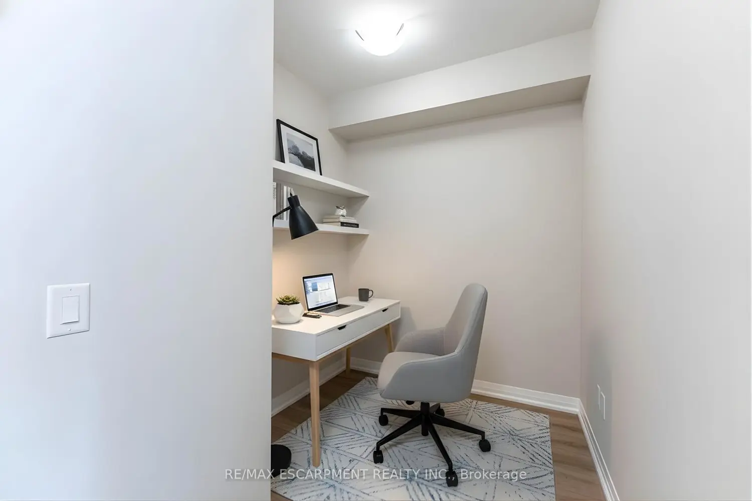 Additional image 11 of 120 Springvalley Crescent 104