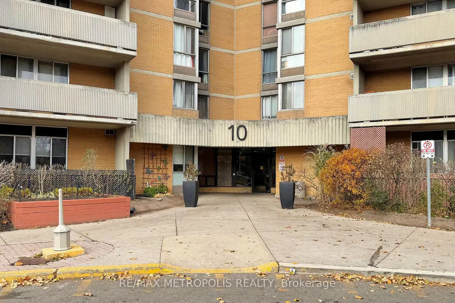 10 Martha Eaton Way 713