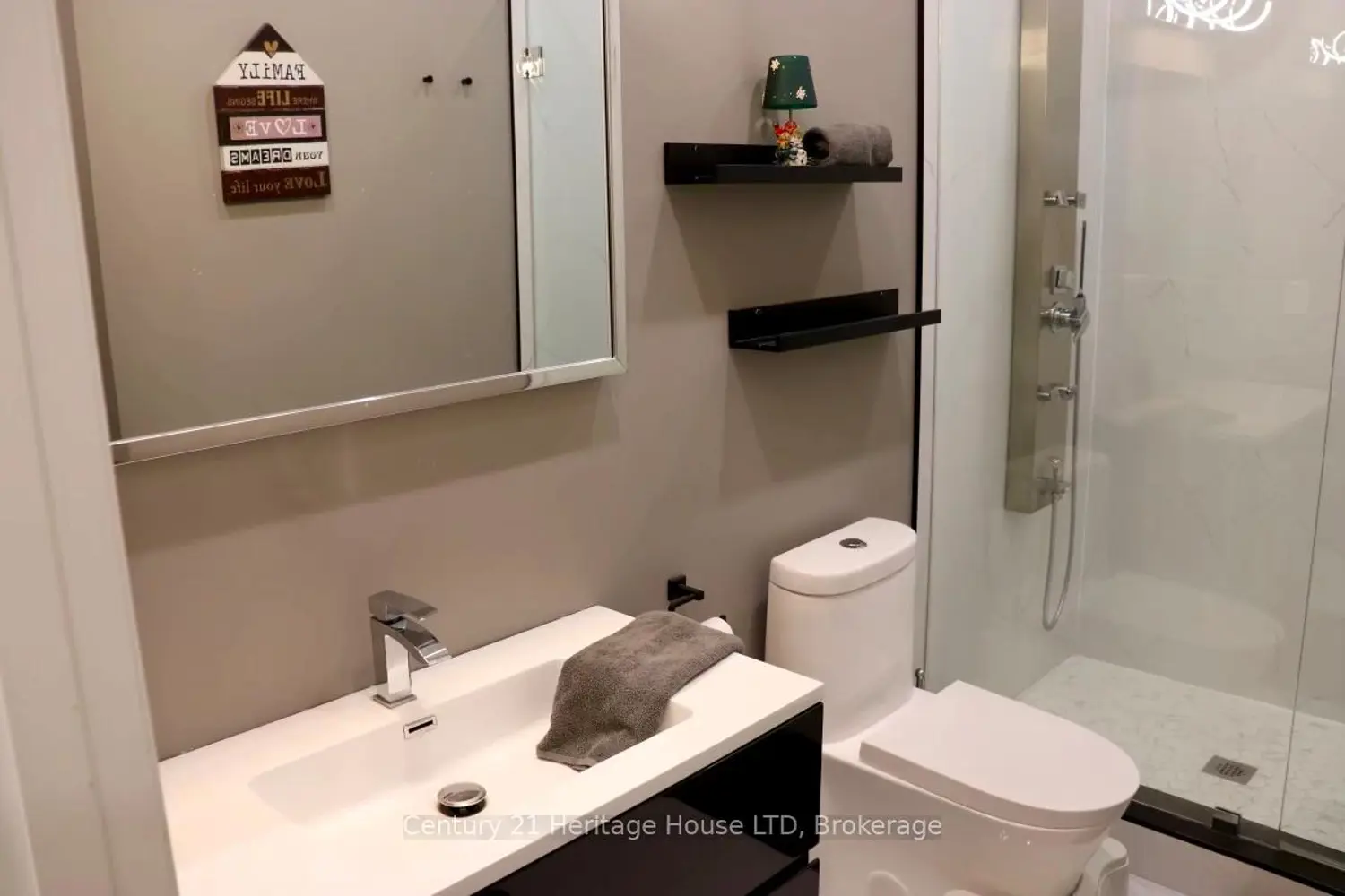 Additional image 16 of 9785 Niagara River Parkway