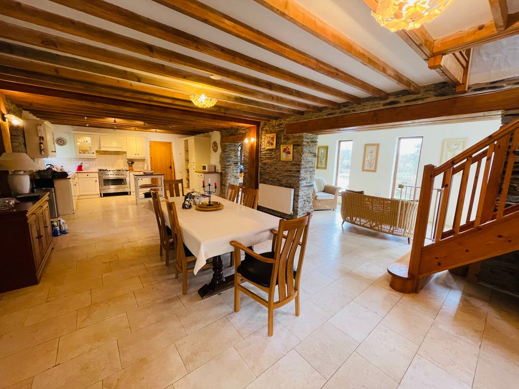 4 bed barn conversion to rentLlanfyrnach SA35 photo 2