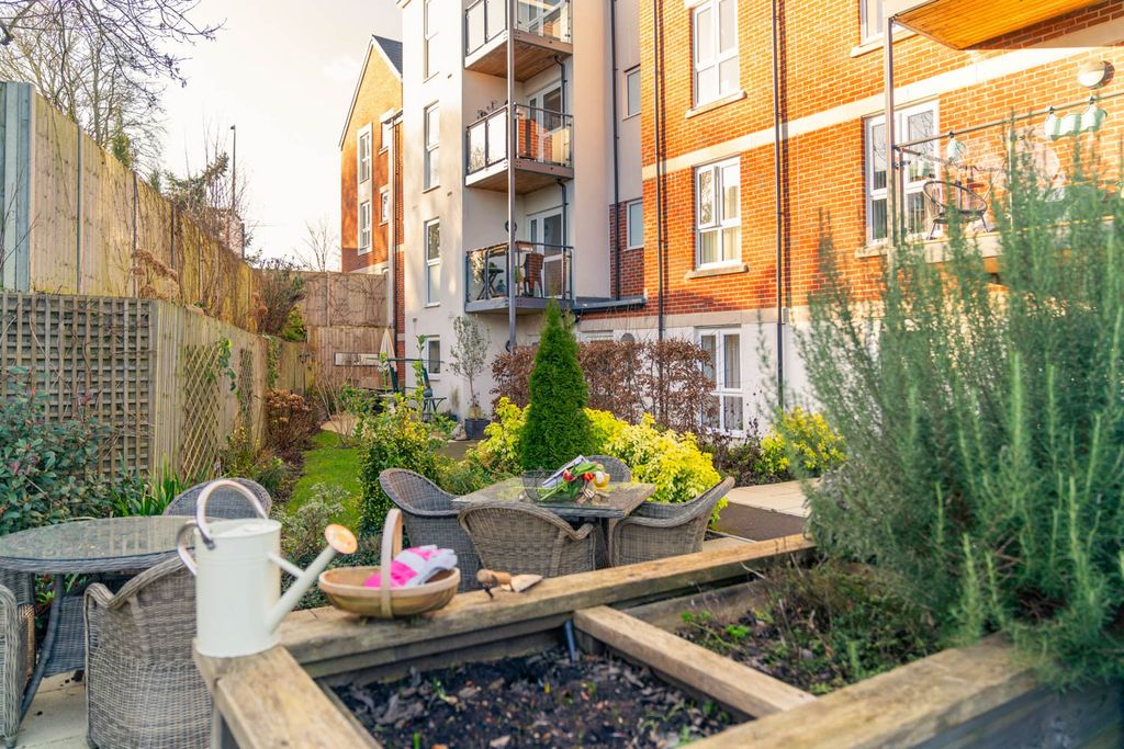 Additional image 11 of 1 bed flat to rentReading Road, Henley-On-Thames RG9