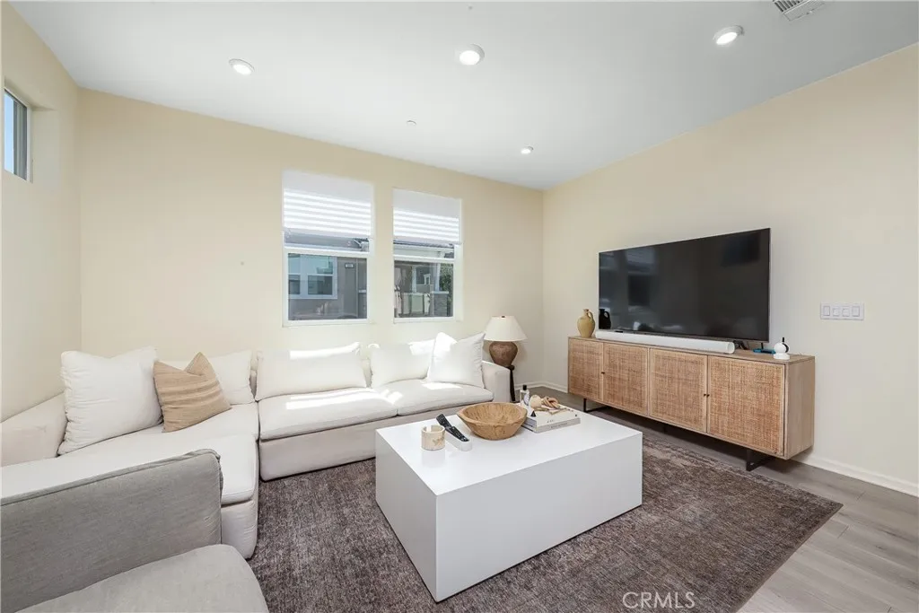 Additional image 12 of 260 Summerville LN, Palmdale, CA 93551