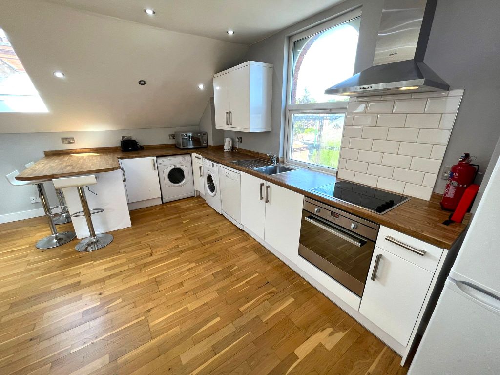 3 bed shared accommodation to rentThe Hollies, Third Avenue, Nottingham NG7 photo 4