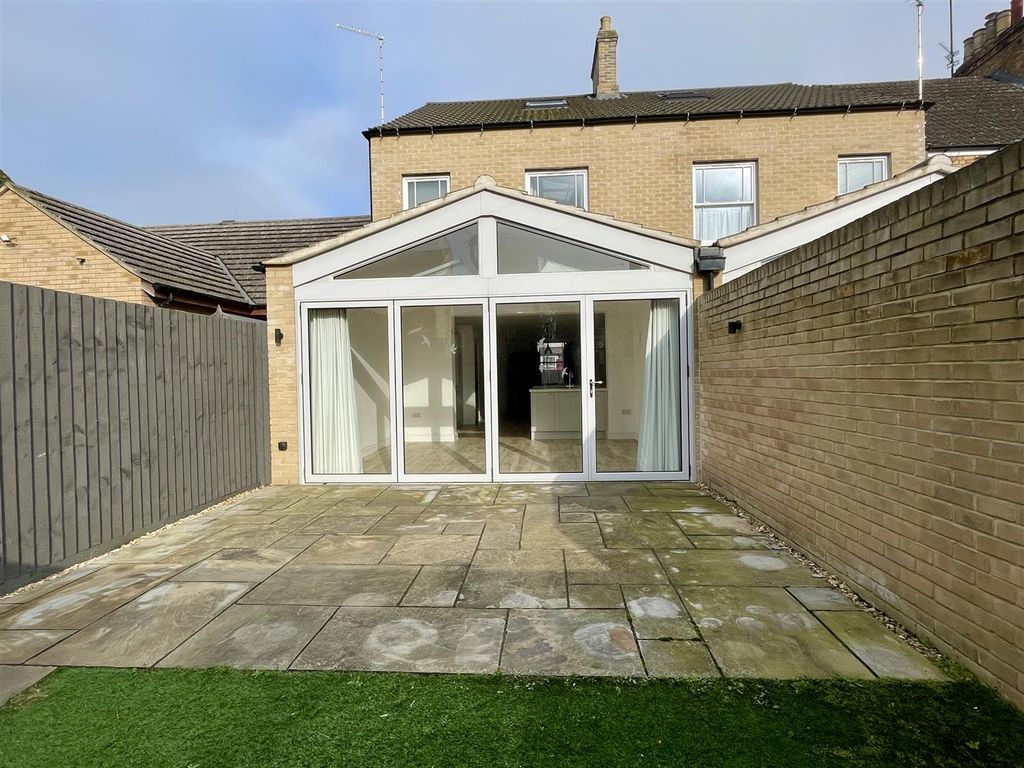 Additional image 18 of 4 bed semi-detached house to rentConduit Road, Stamford PE9