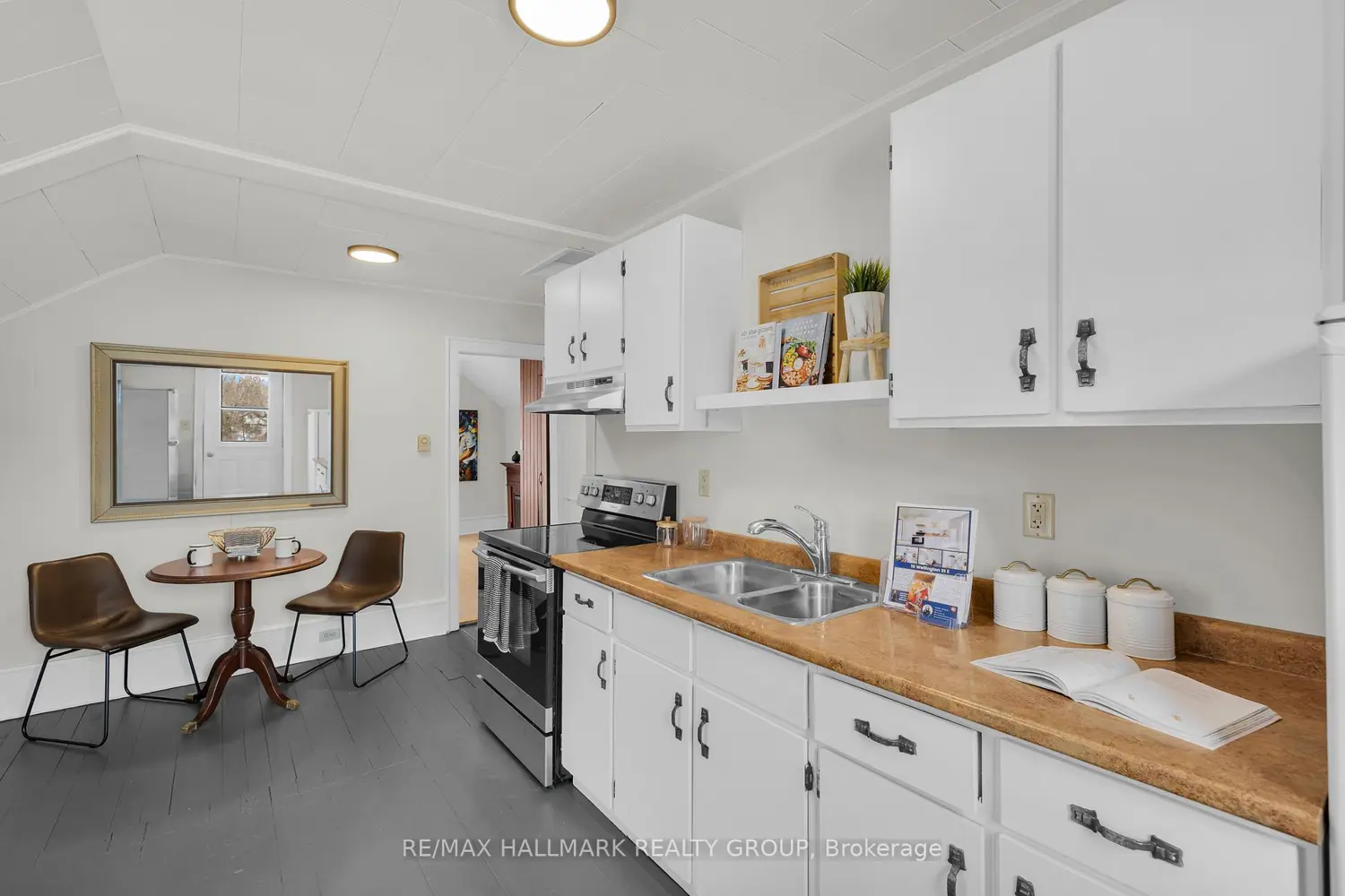 Additional image 12 of 10 Wellington Street