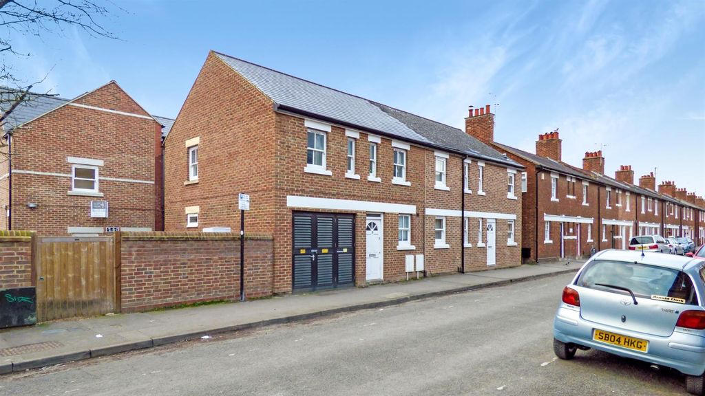 4 bed flat to rentHayfield Road, Oxford OX2