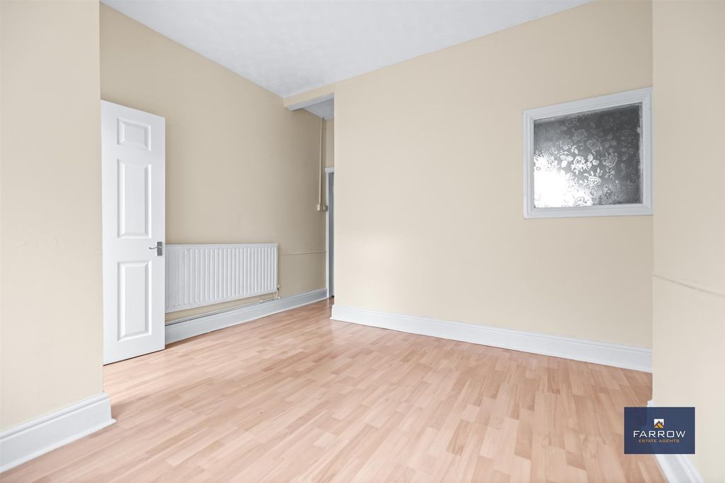 Additional image 5 of 3 bed terraced house to rentCastle Street, Grimsby DN32