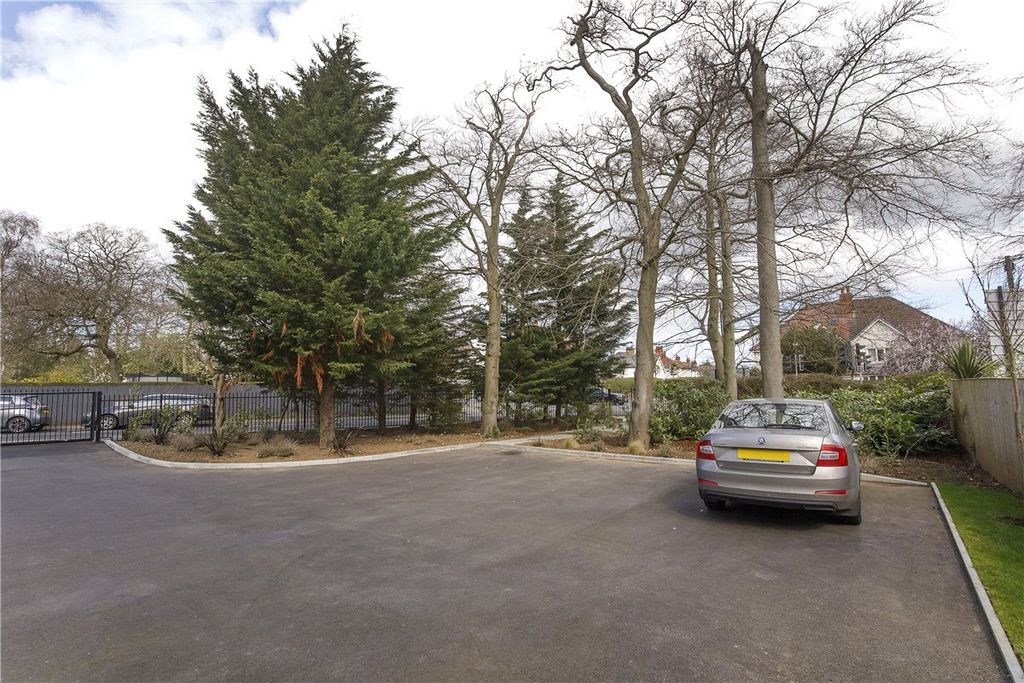 Additional image 16 of 2 bed flat to rentWayside Crescent, Harrogate, North Yorkshire HG2