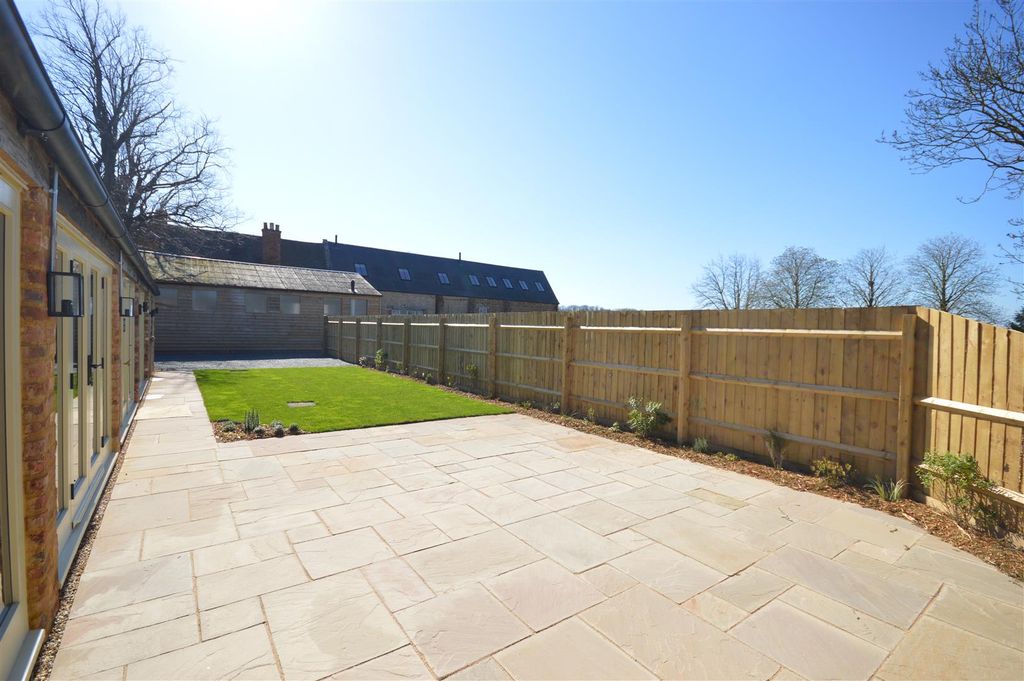 Additional image 4 of 3 bed barn conversion to rentHardwick Road, Wellingborough NN8