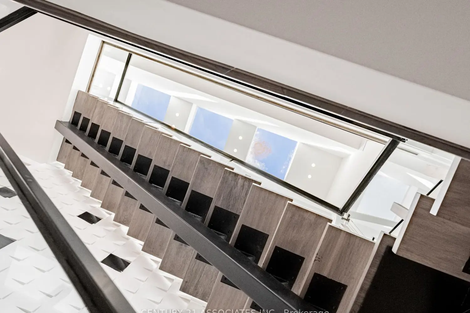 Additional image 7 of 374 Seaton Drive