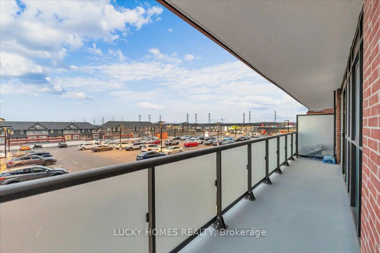 Additional image 9 of 2550 Simcoe Street 317
