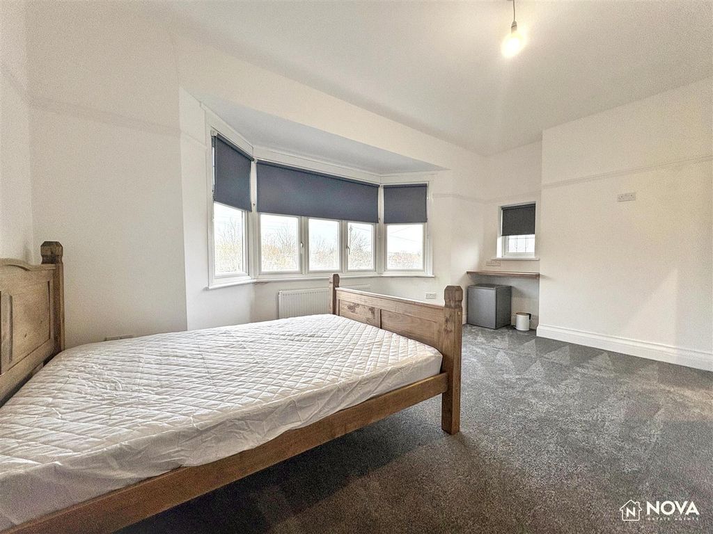 Additional image 4 of 6 bed shared accommodation to rentKingsthorpe Grove, Northampton NN2
