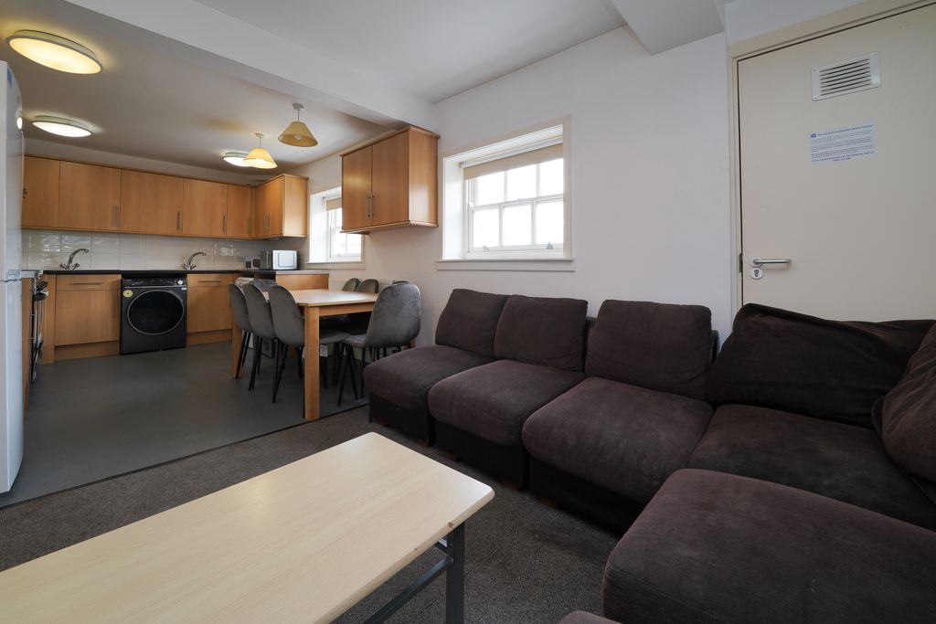 Additional image 11 of 8 bed flat to rentRegent Street, Leamington Spa CV32