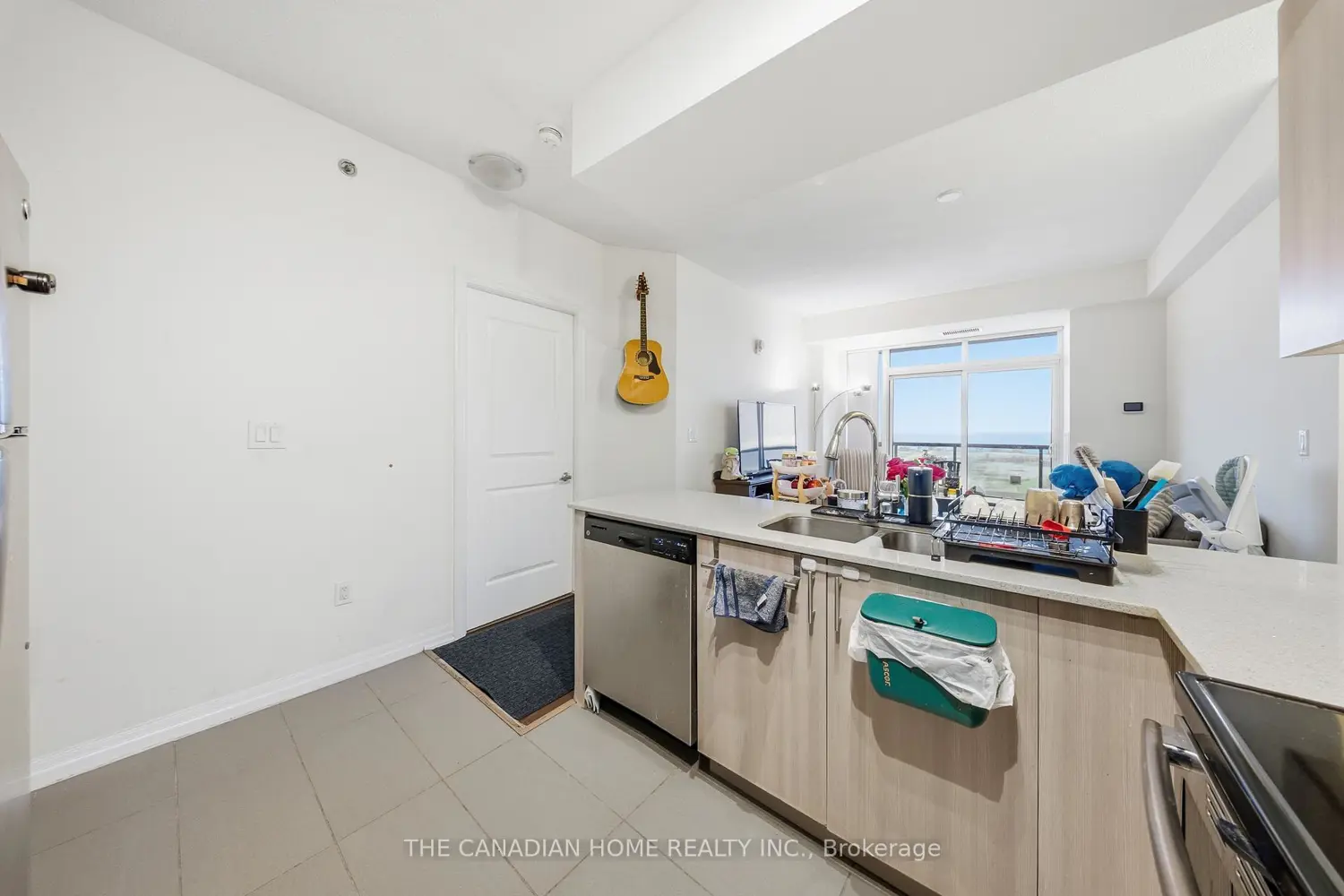 Additional image 6 of 560 North Service Road 707