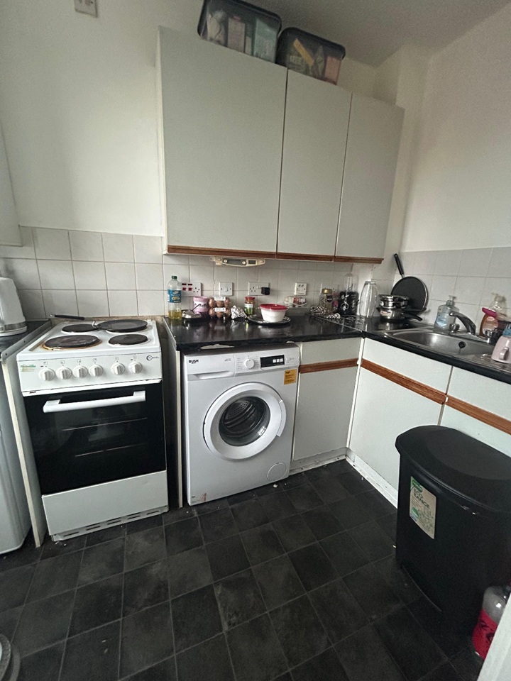 Additional image 7 of Room in a Shared Flat, Dover Street, G3, N1 7GU