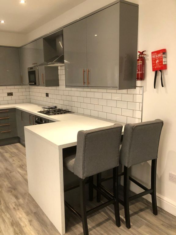 Additional image 3 of 9 bed terraced house to rentBryn Road, Swansea SA2