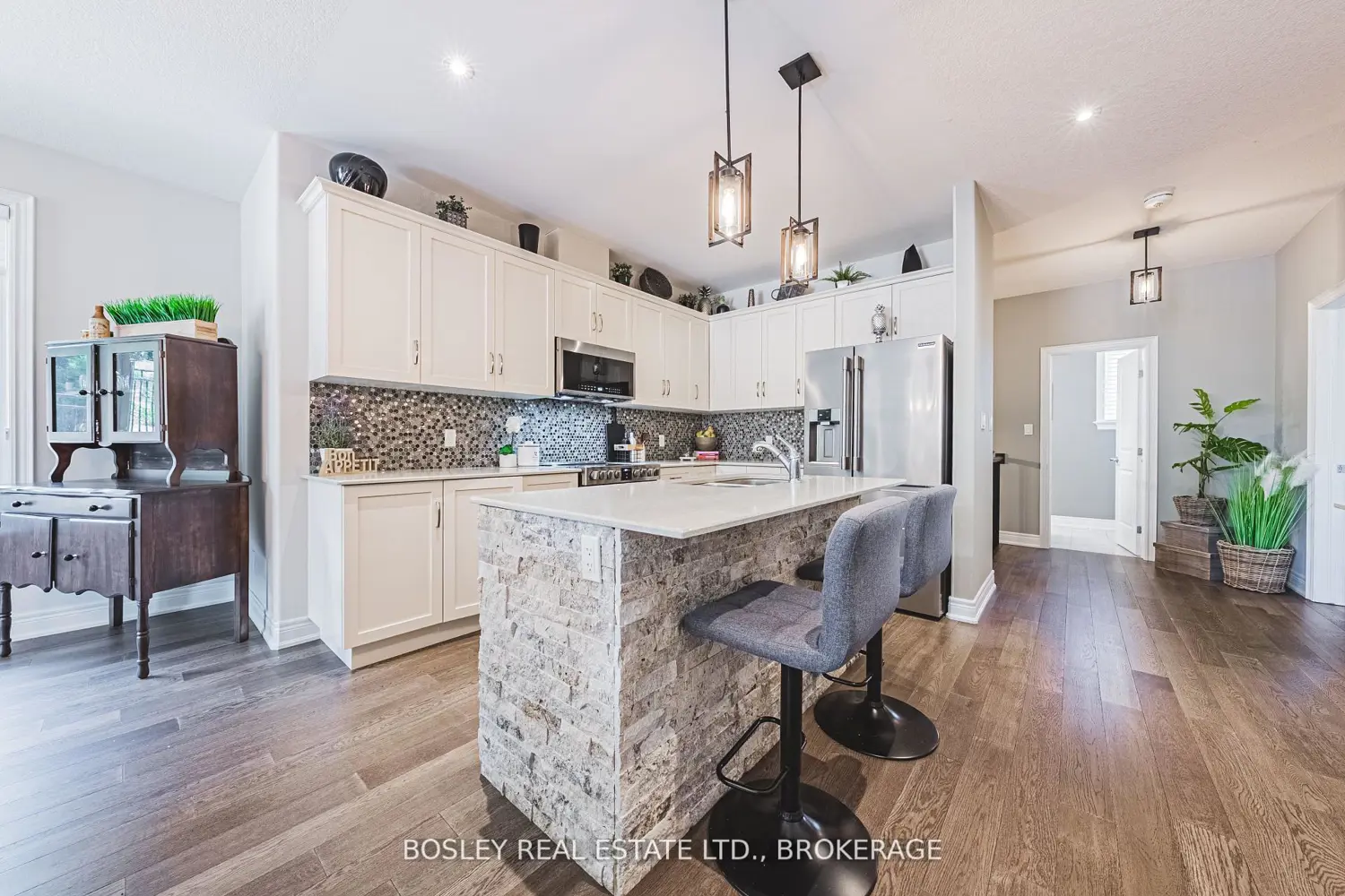 Additional image 6 of 2848 King Street 10