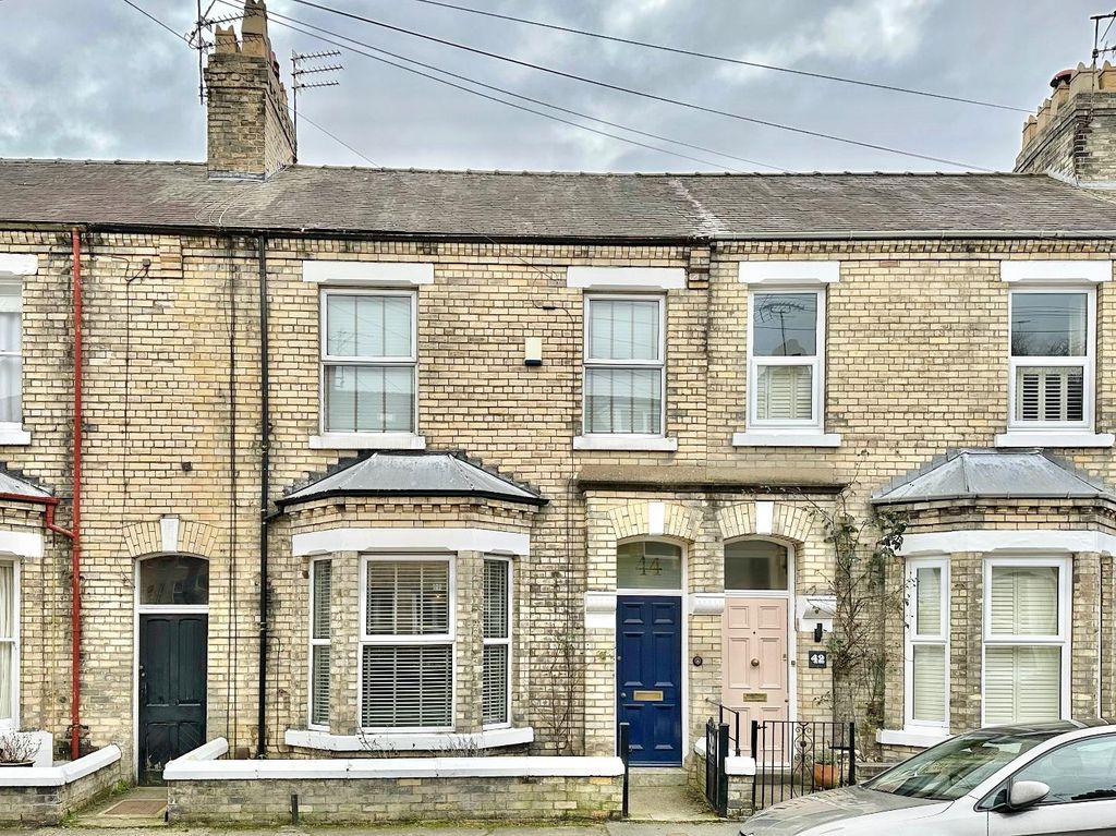 4 bed terraced house to rentSt. Olaves Road, Off Bootham, York YO30