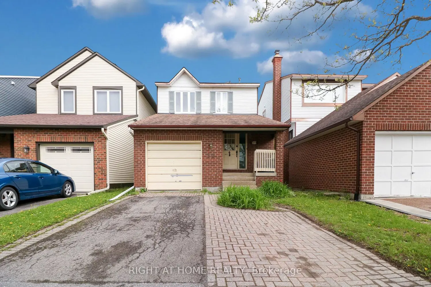 50 Fireside Crescent photo 2