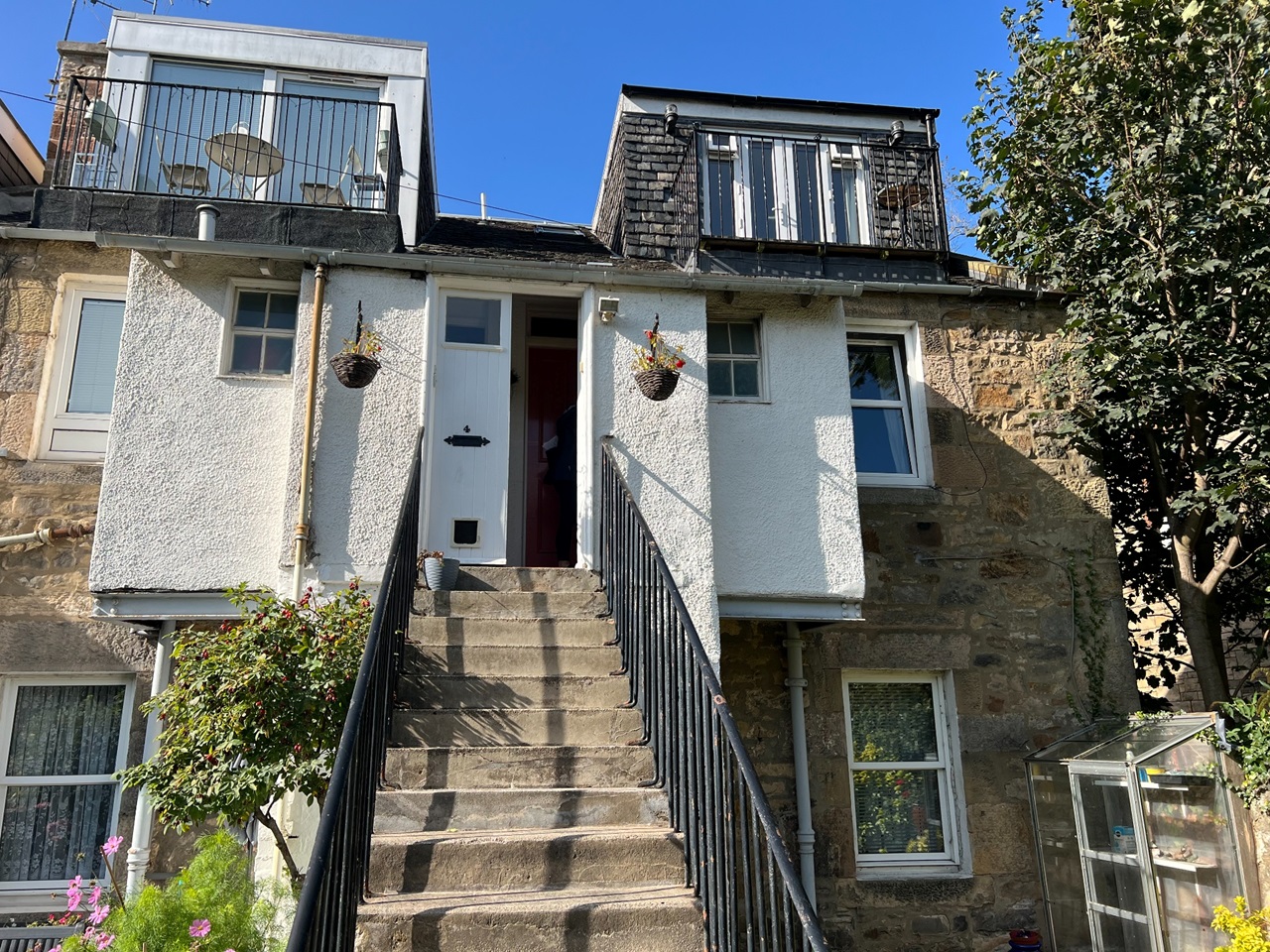 2 Bed Flat, Keith Row, EH4, N1 7GU