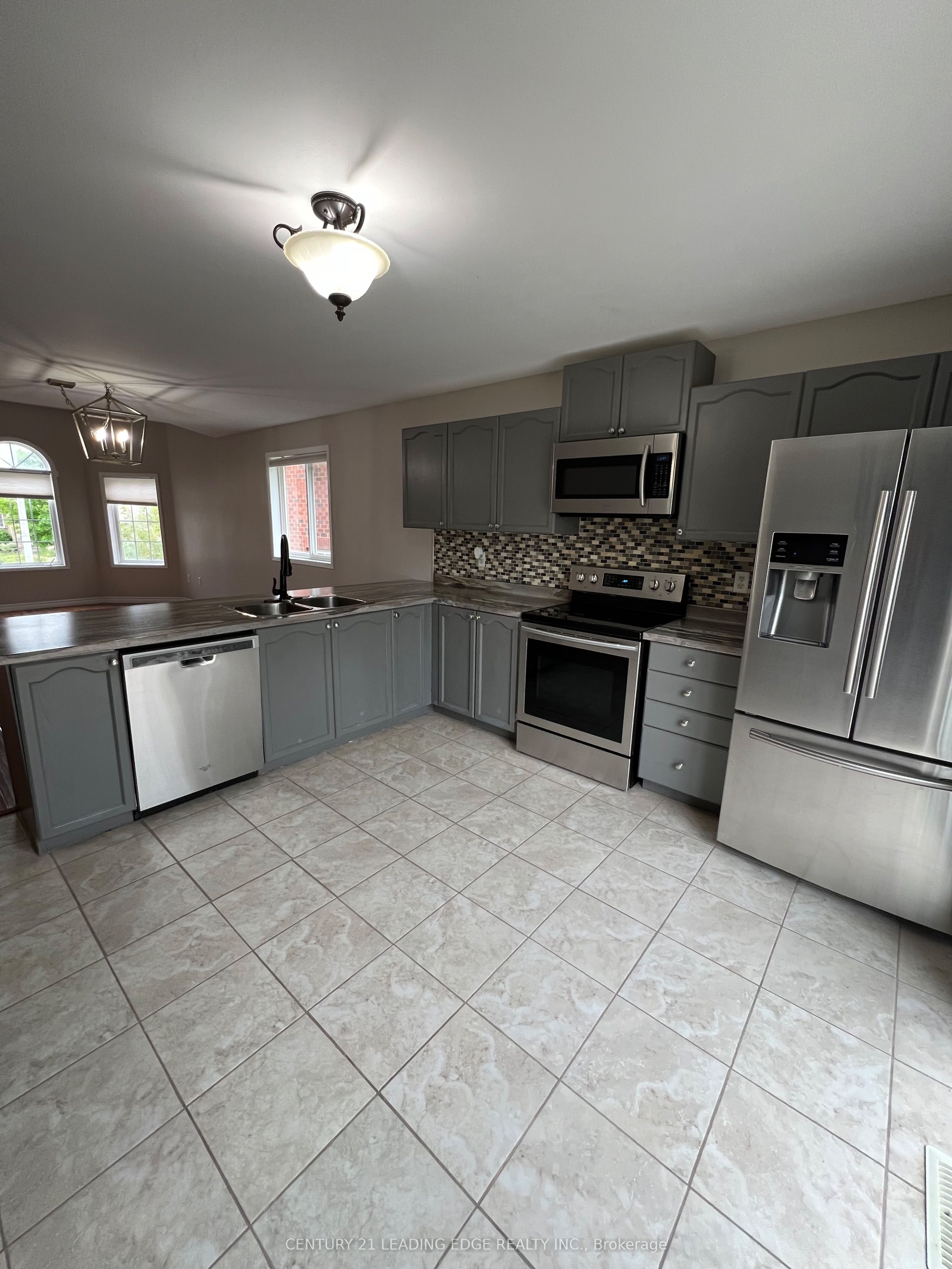 Additional image 2 of Upper-23 Dunsmore Lane, Barrie, ON, L4M 7A1