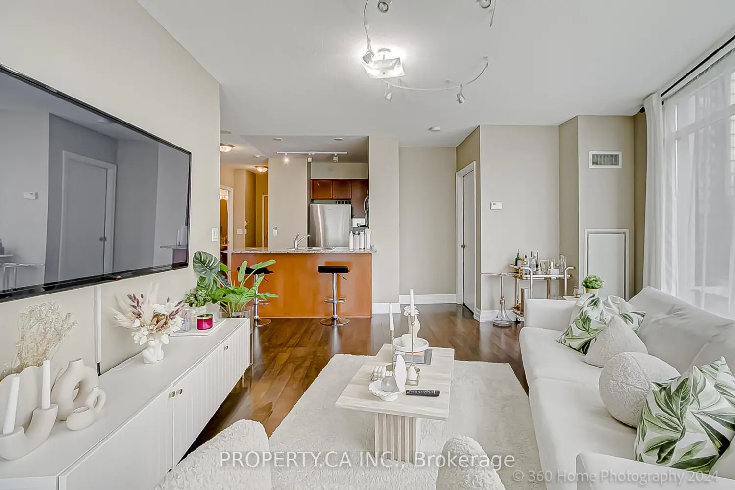 Additional image 14 of 8 Scollard Street 702