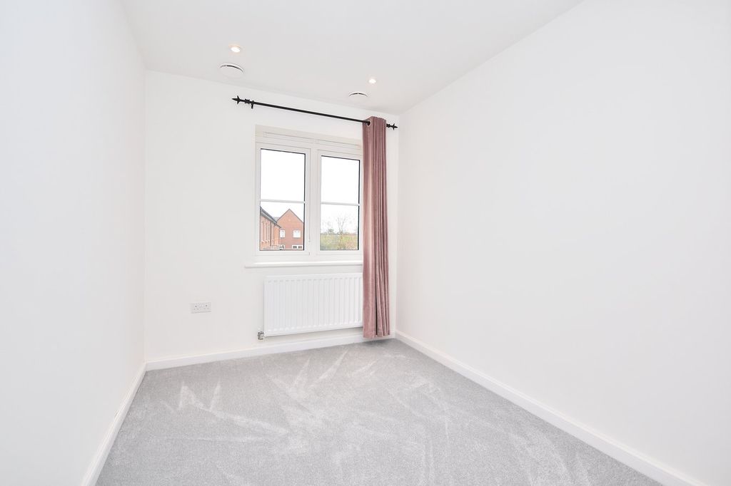 Additional image 15 of 3 bed detached house to rentSandpit Close, Collingtree, Northampton NN4