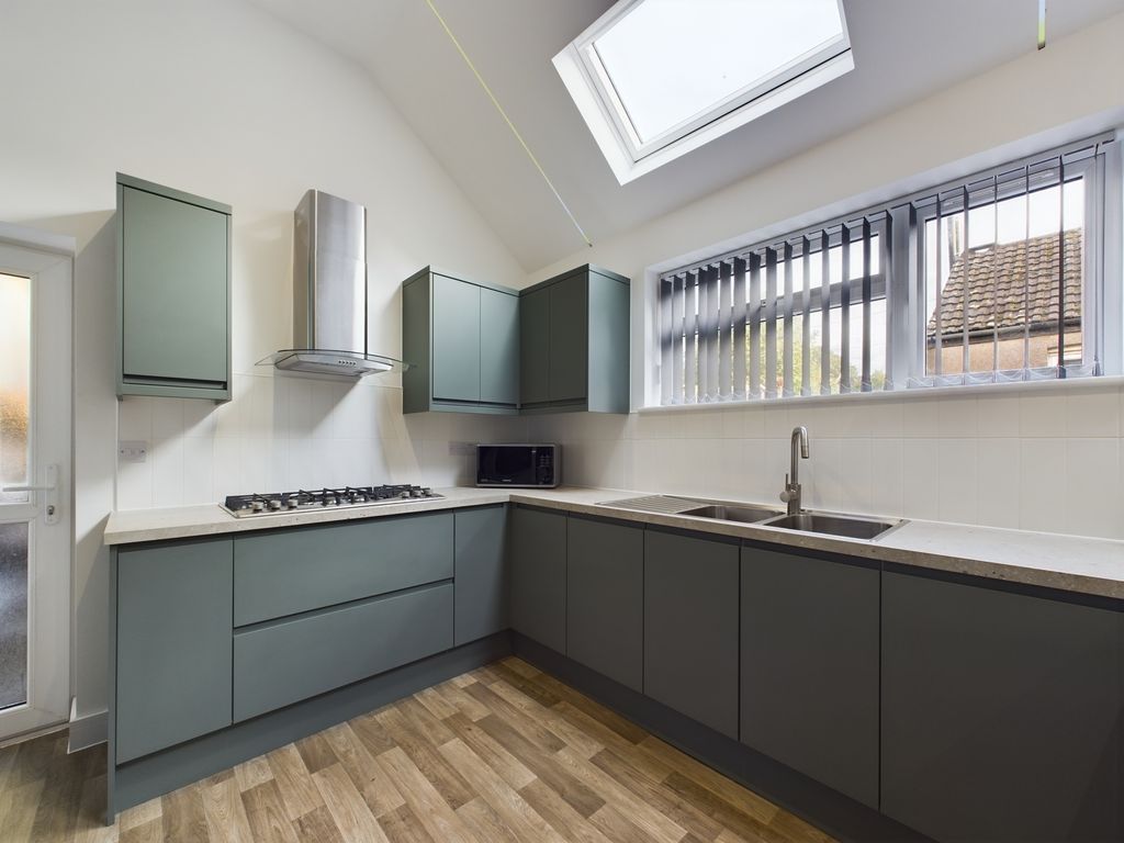 7 bed shared accommodation to rentKing Edwards Road, Swansea SA1 photo 3