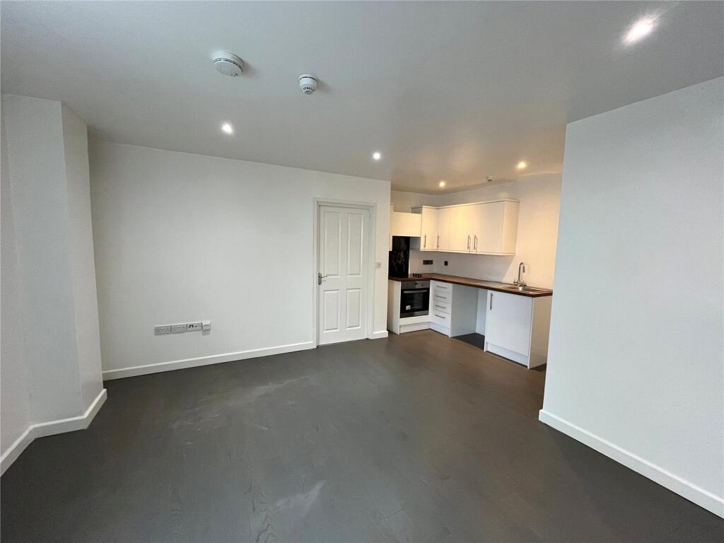 Additional image 3 of Two-Bedroom Apartment in the Heart of Shepton Mallet