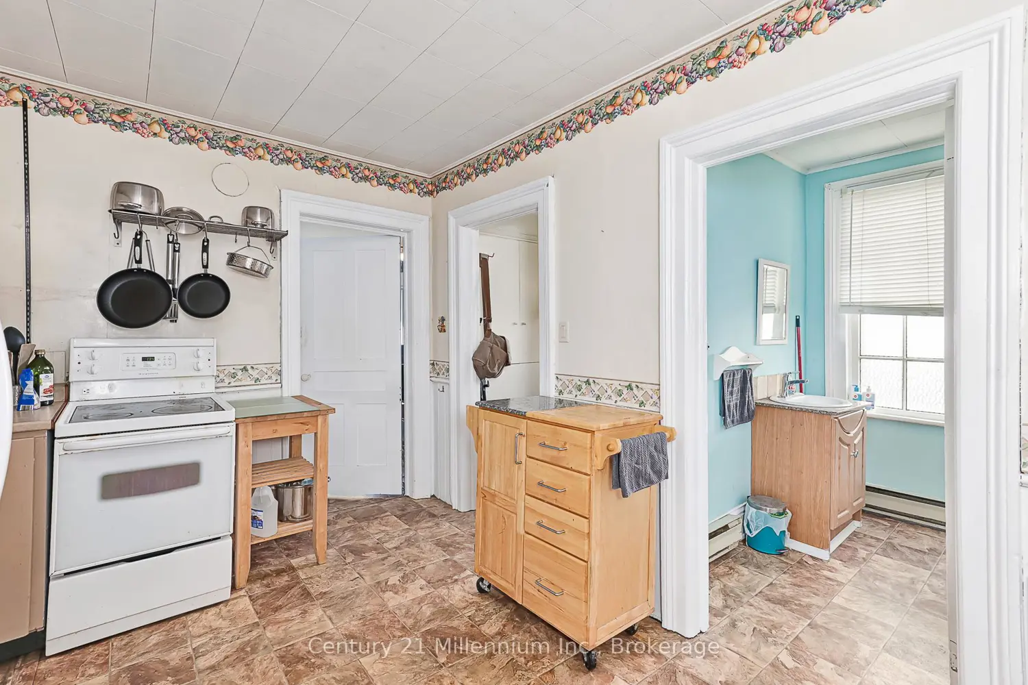 Additional image 8 of 332 Ste Marie Street