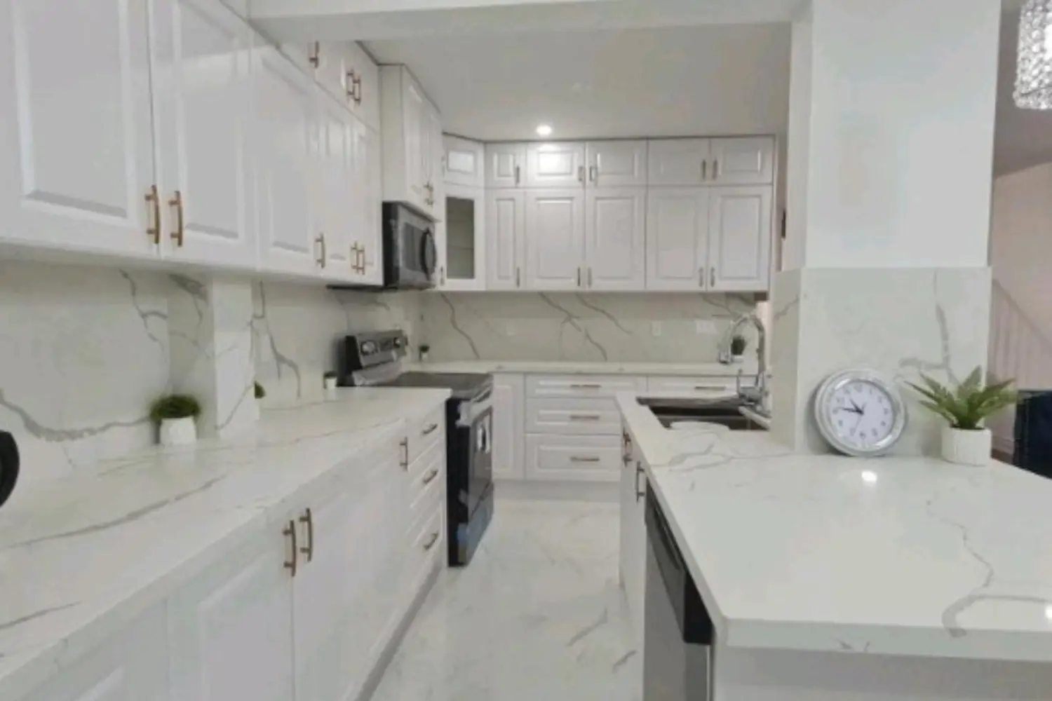 Additional image 5 of 7153 Village Walk