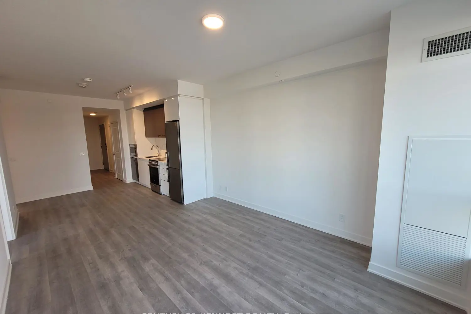 Additional image 14 of 50 Upper Mall Way B-432