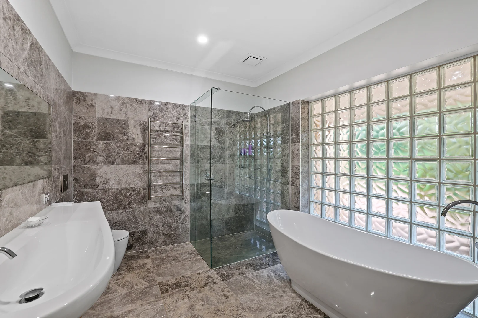 Additional image 9 of 105 Hopetoun Road, Drouin VIC 3818