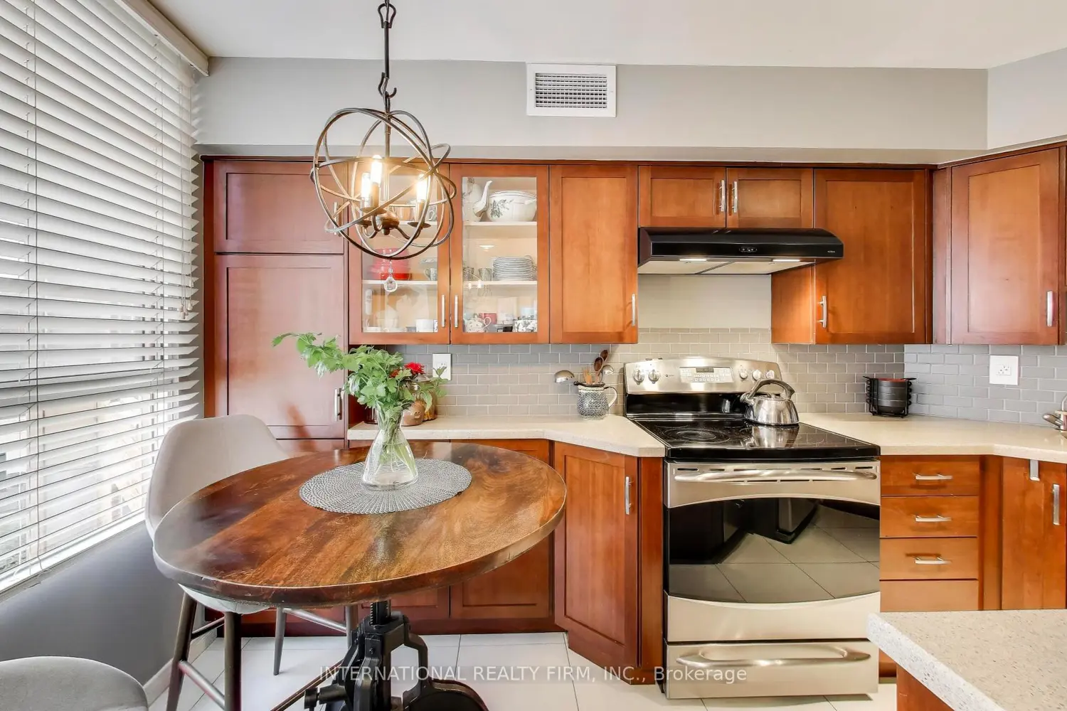 Additional image 2 of 1485 Lakeshore Road 316