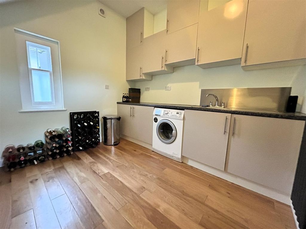 Additional image 4 of 3 bed maisonette to rentBalhousie Street, Perth PH1