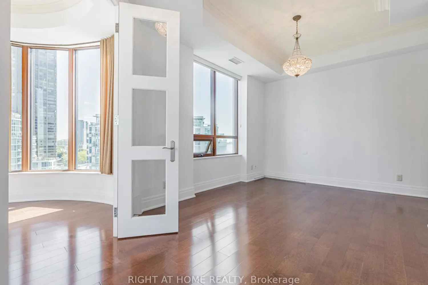 Additional image 12 of 2095 Lake Shore Boulevard Lph19